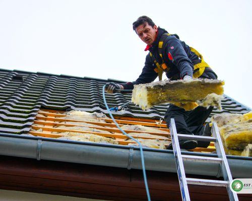 Retrait de tuiles pour pose d'isolant